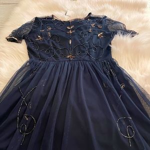 Womens beautiful light fabric dark navy blue dress with embellishments size 4